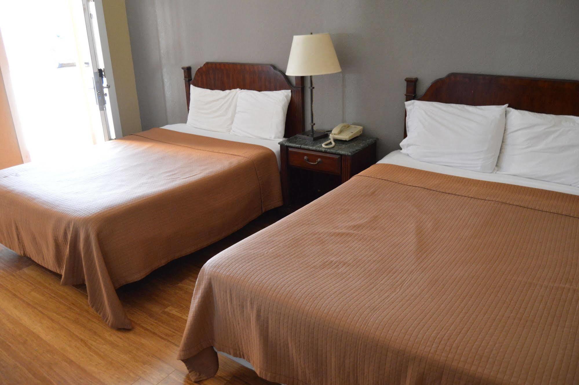 Travel Inn Snyder Kültér fotó